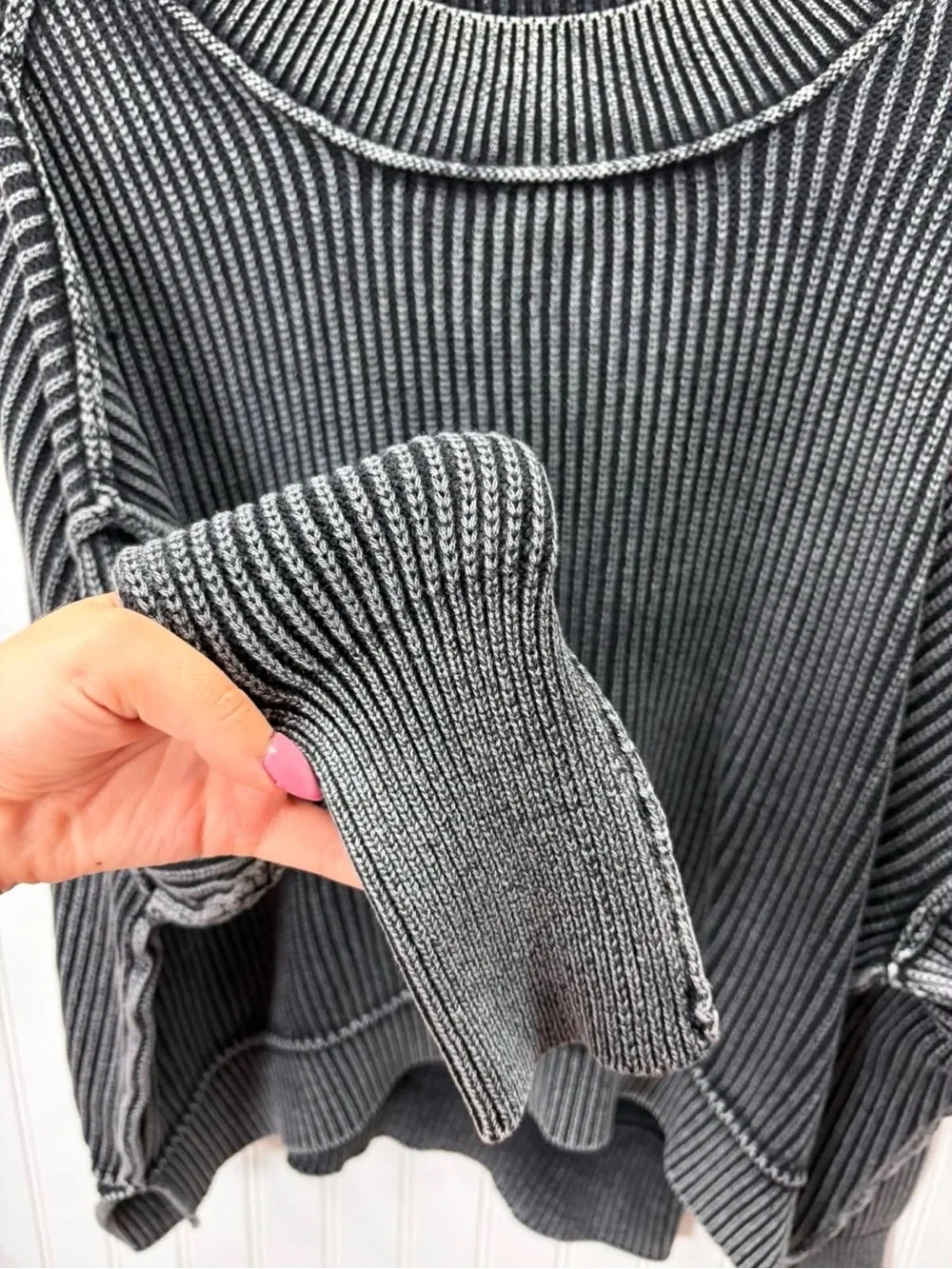 Zenana Outfitters Ribbed acid wash exposed seams Crewneck Sweater in Charcoal
